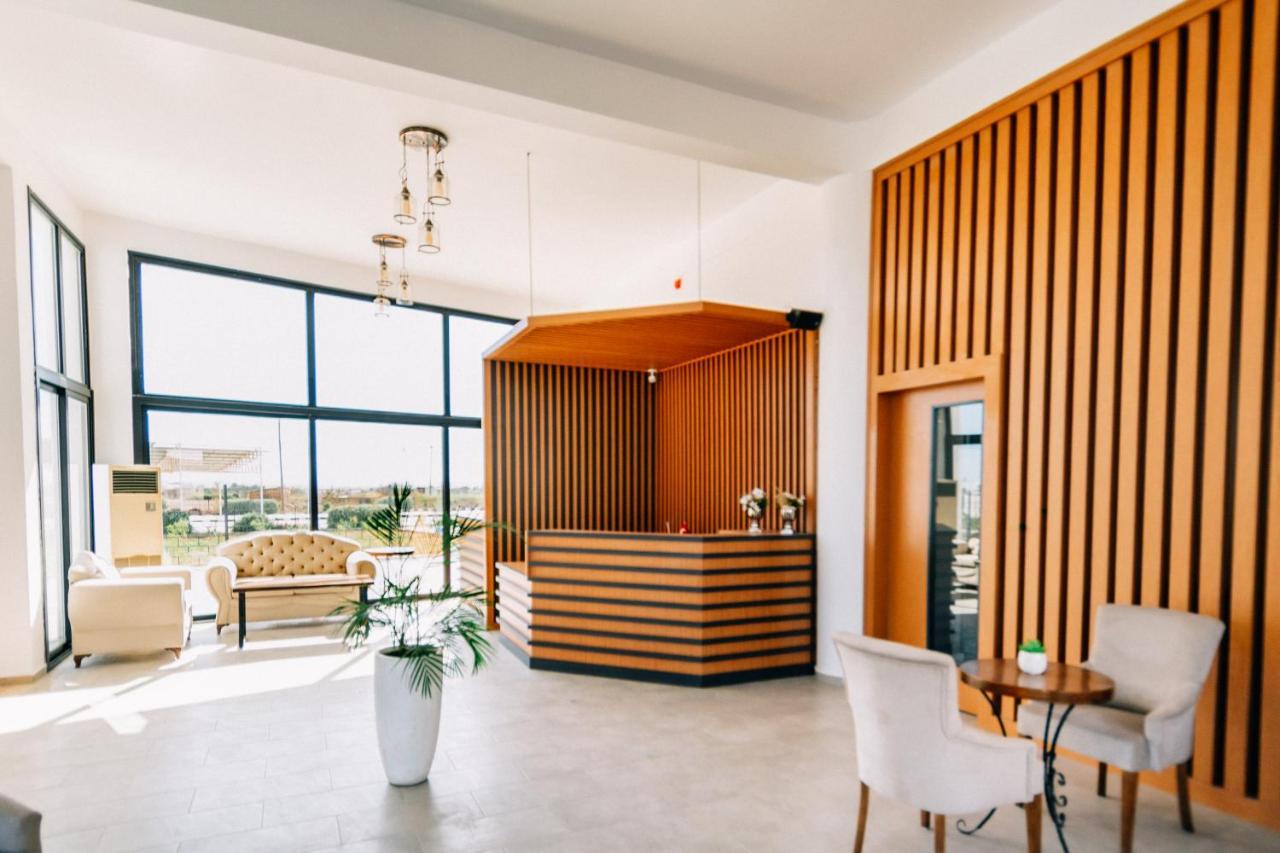Cezar'S Airport Hotel Нікосія Екстер'єр фото