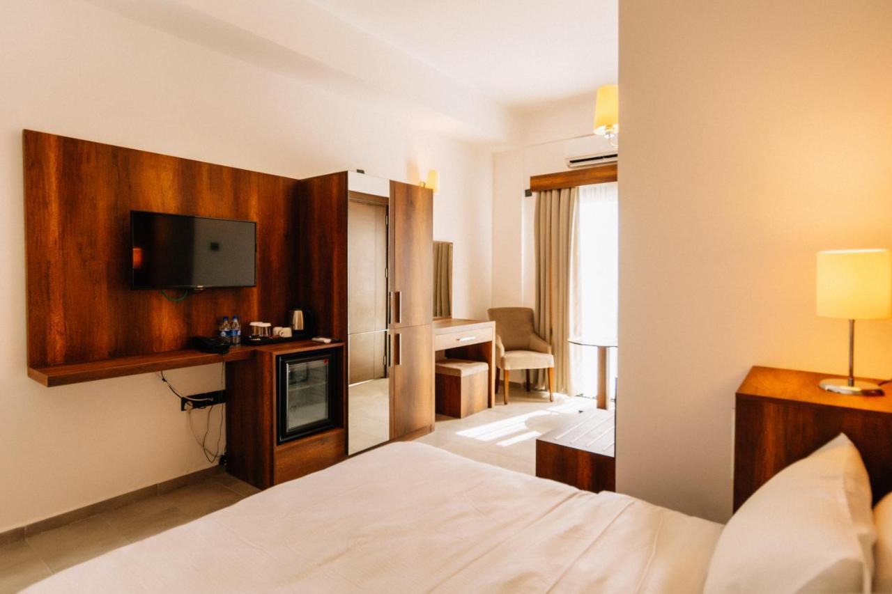 Cezar'S Airport Hotel Нікосія Екстер'єр фото